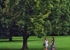 Deux amies (série In situ)